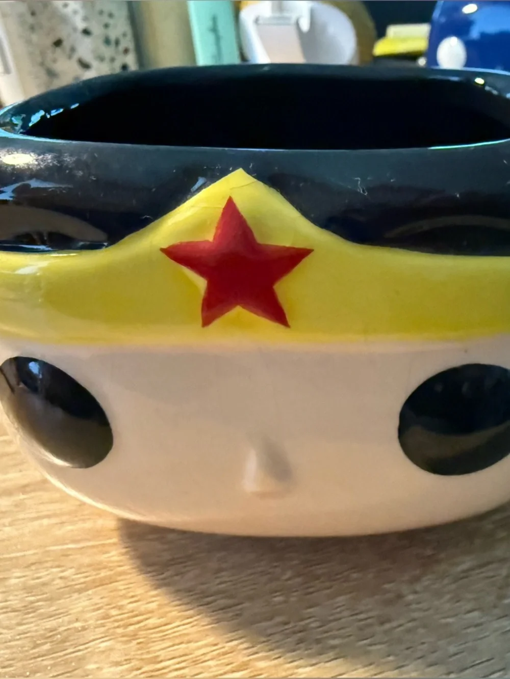 Funko Wonder Woman Coffee Mug - Picture 1 of 4